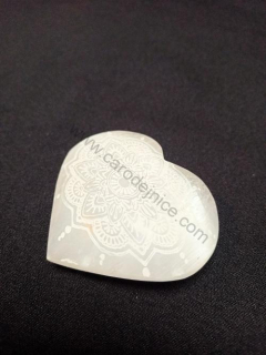 Selenitové srdce 7cm - gravírovaná mandala