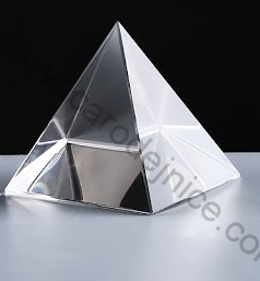 Křišťálová pyramida malá (25-30mm)